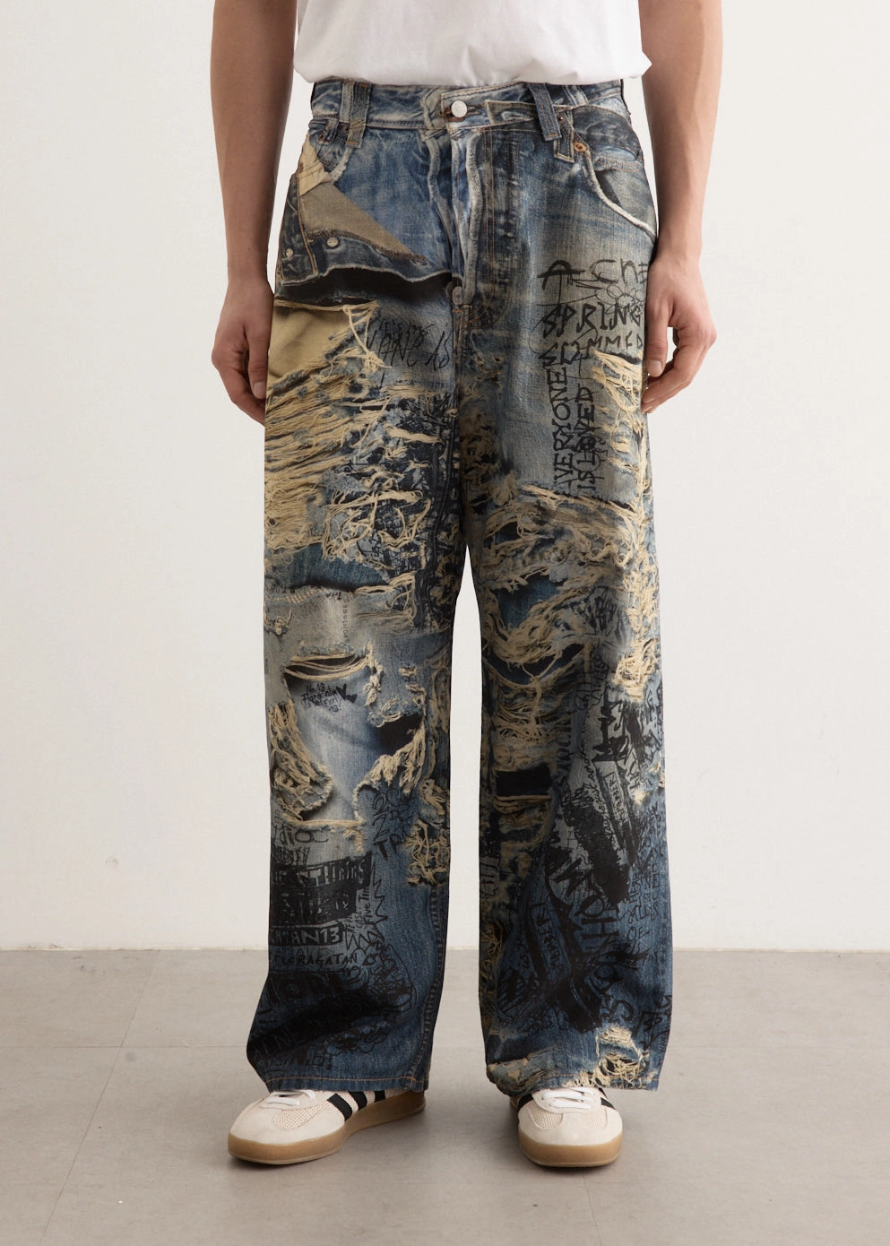 2023M FN TLO Torn Scribble Jeans Daily Go-To