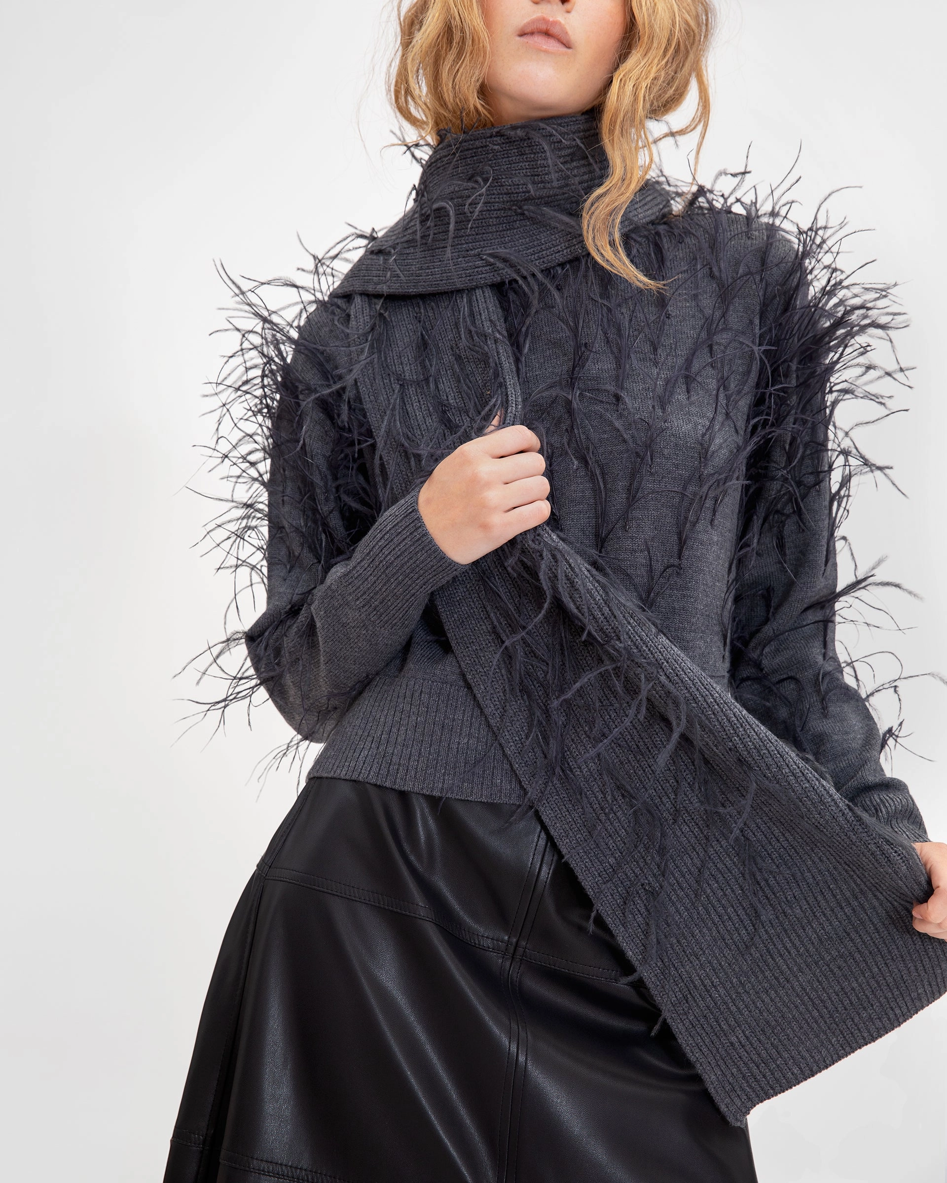 Weight Distribution Tech Layered Knit Fae Knit Scarf