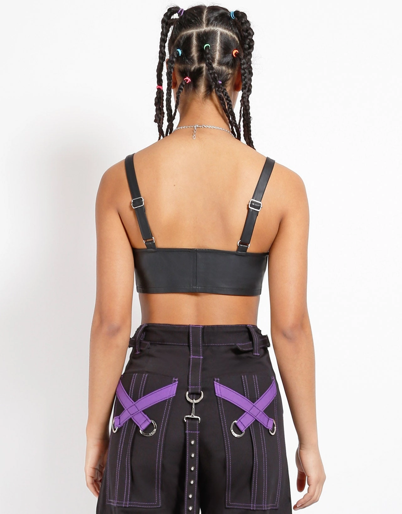 WrinkleResistant Fabric LightweightDesign FAUX LEATHER BUCKLE CROP HALTER