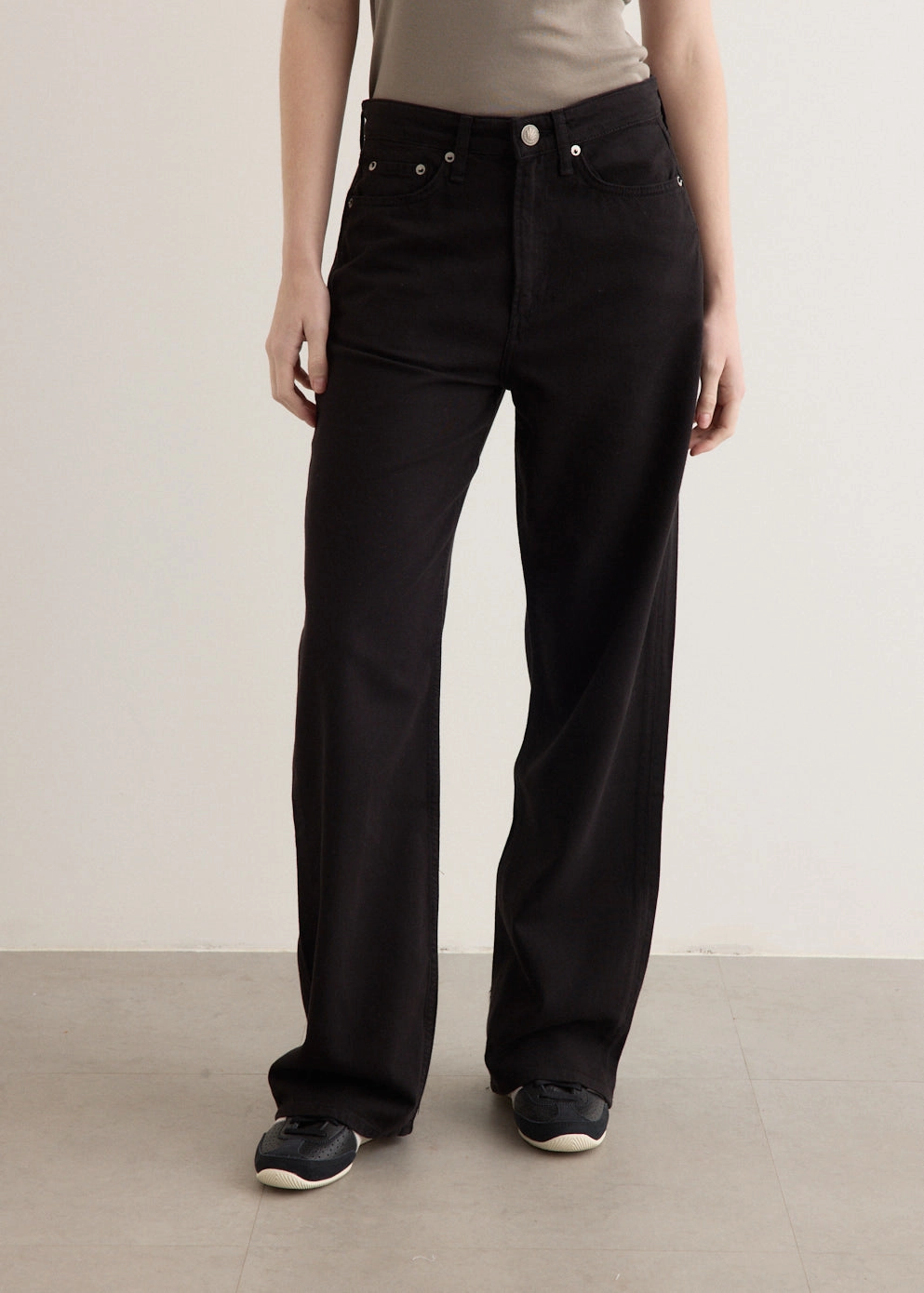 Effortless Style Casual Street Featherweight Logan Jeans