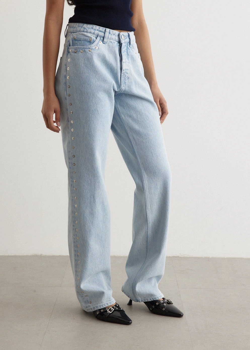 Hypoallergenic Material Composition Outfit Ready Style Crowd Jeans