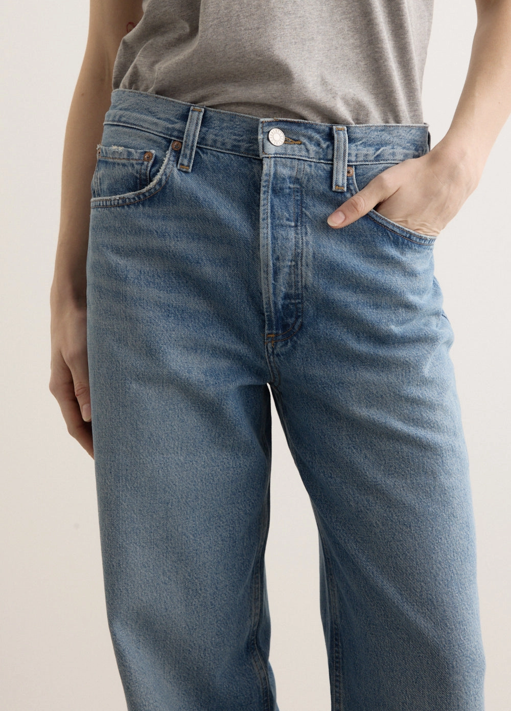 Outfit Mix Clean Silhouette Low Slung Baggy Jeans