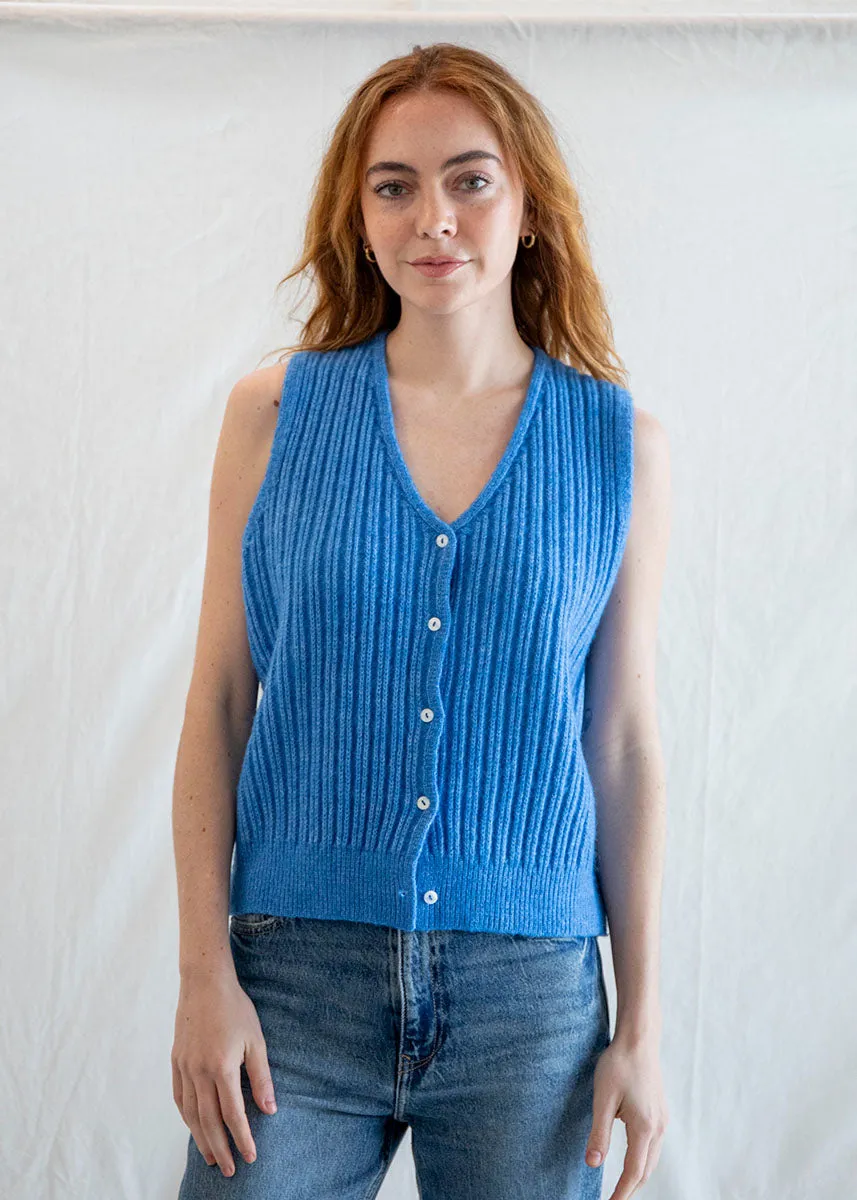 Reinforced Shoulder Design Tagless Labeling Frances Granny Vest - Blue