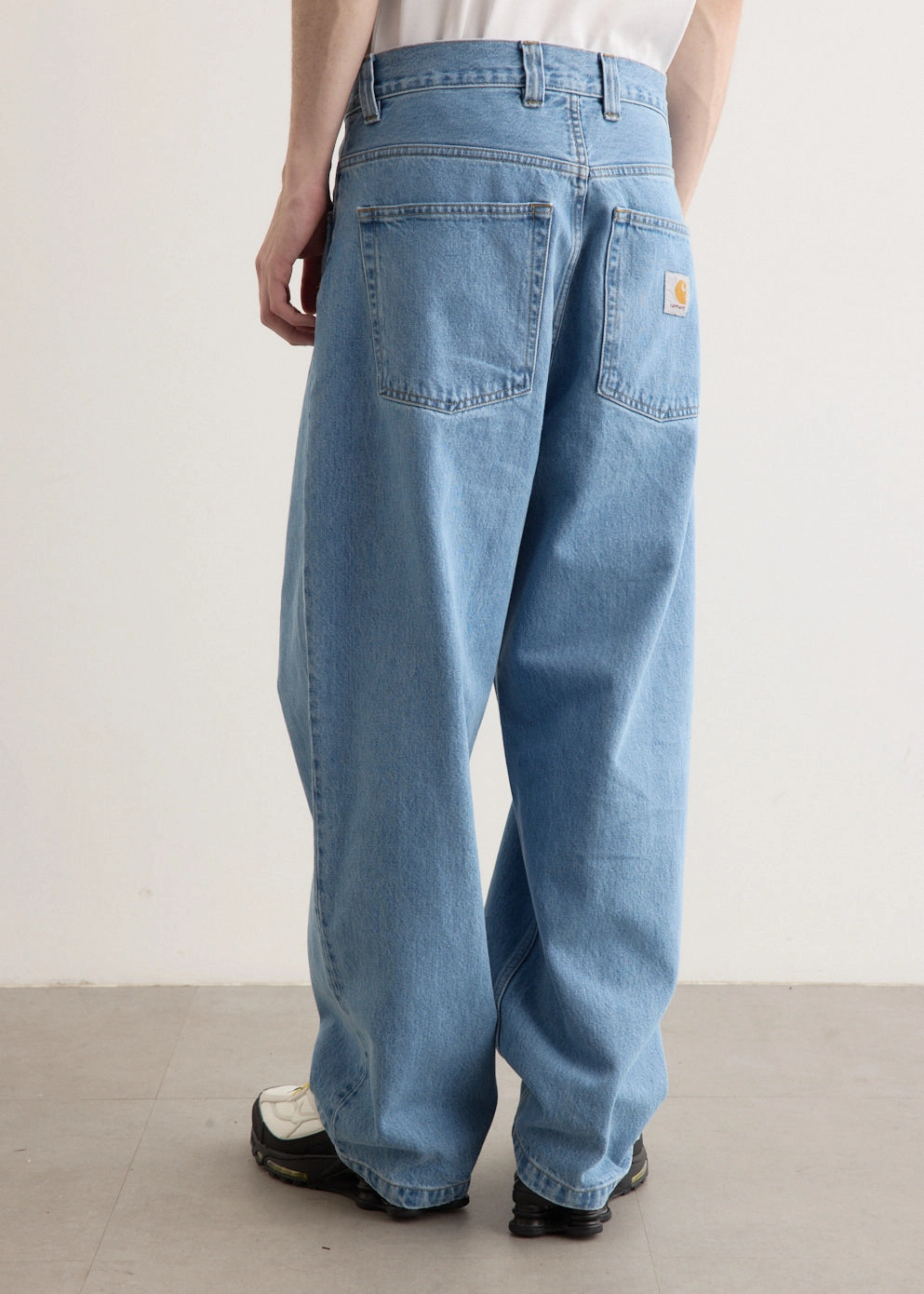 Classic Beach Day Travel Outfit light feel Brandon Pants