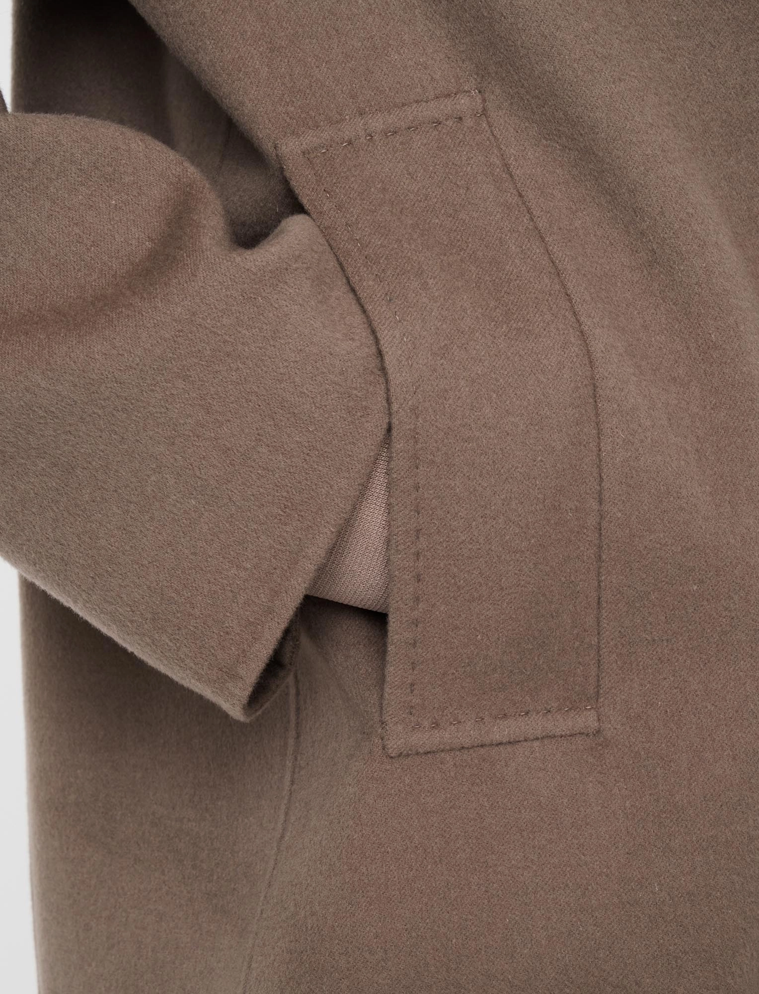 Gilkes Light Double Face Jacket Noise Reduction Design Waterproof Stitch Details