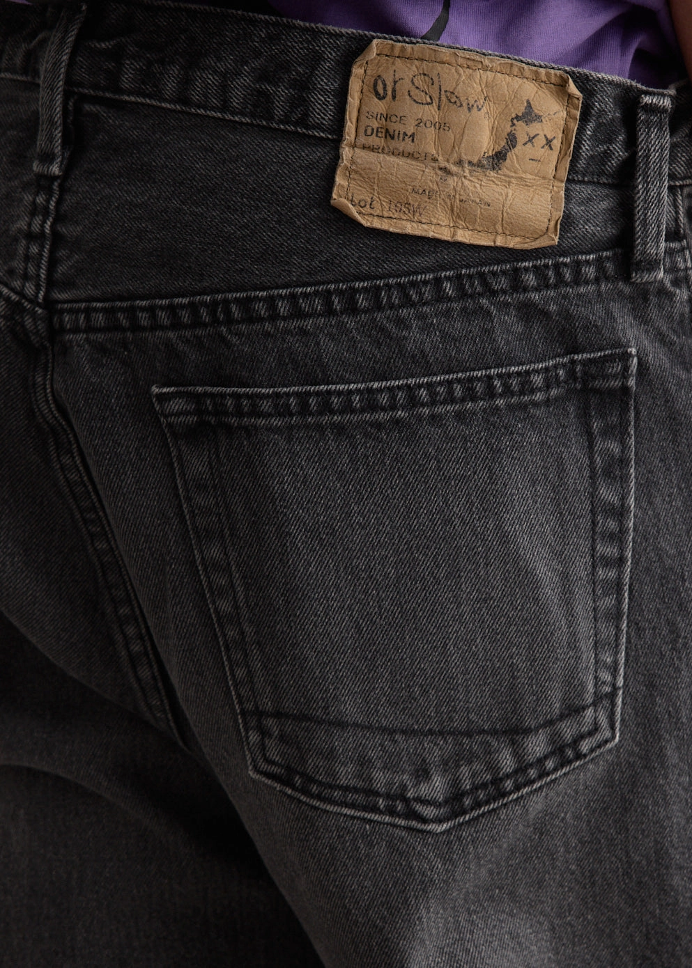 Common Wear Relaxed Thigh Cut 105 90's Jeans