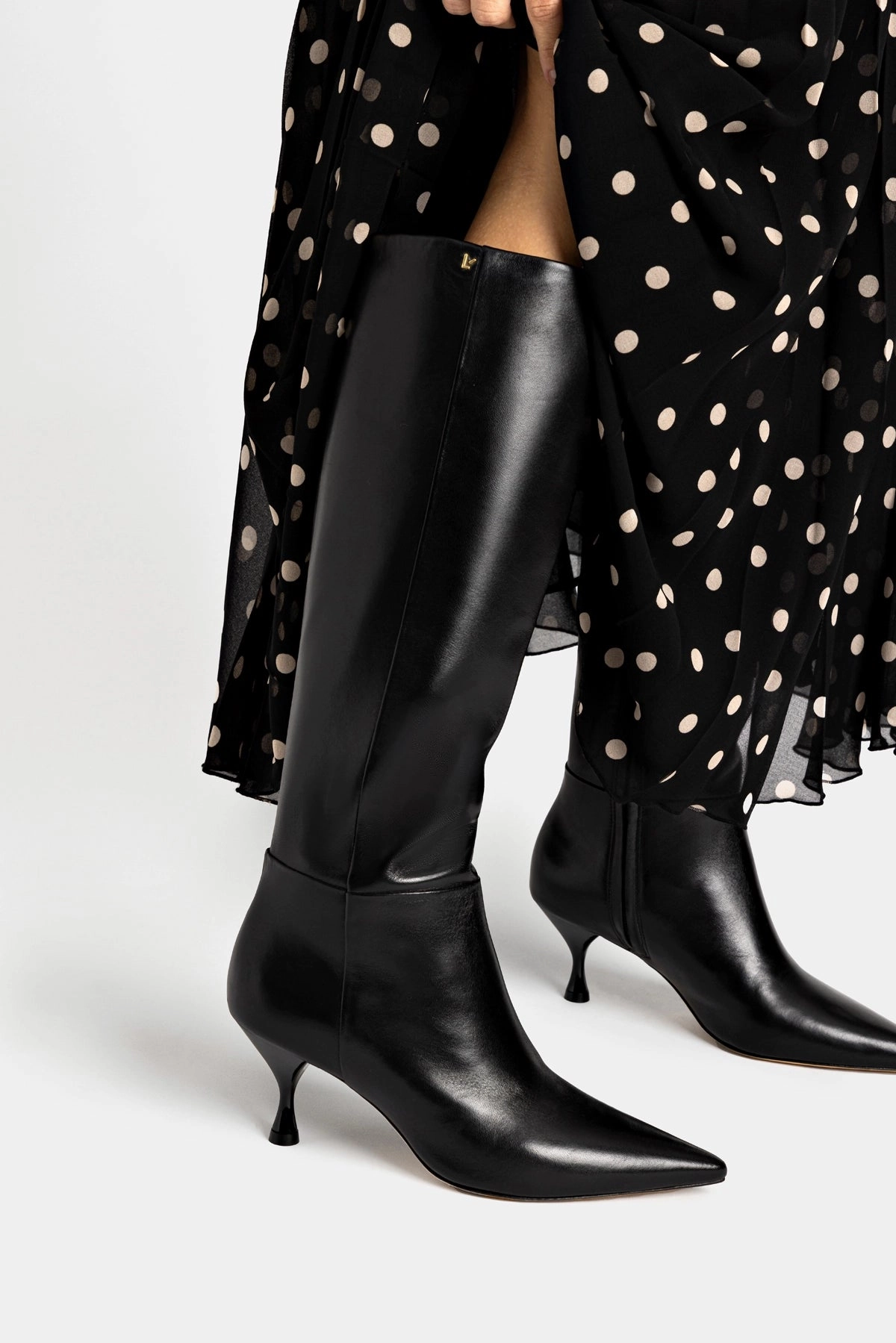 Kate Mid Boot In Black Leather Classic Fit