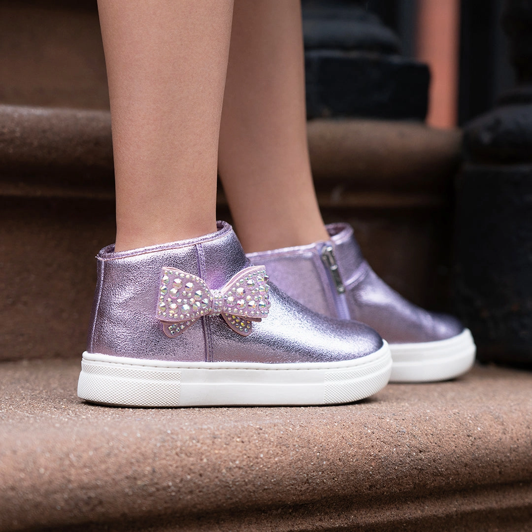 Handcrafted Details GWENNY-BLACK