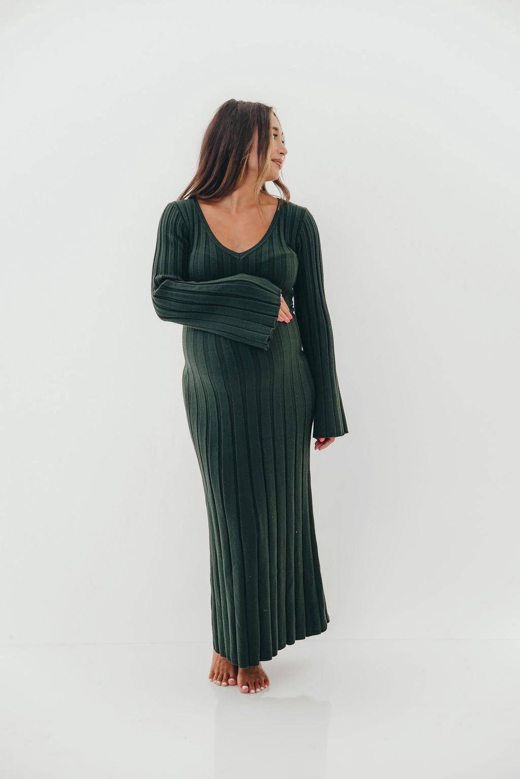 Hearth V-Neck Maxi Dress in Evergreen - Bump Friendly Unlined Look Neutral Form