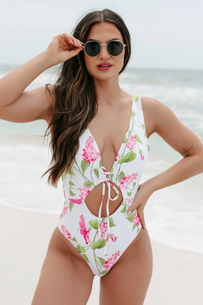 Anti Sag Fabric Tropicanal Cutie Cut-Out Floral One Piece Swimsuit (White Floral)