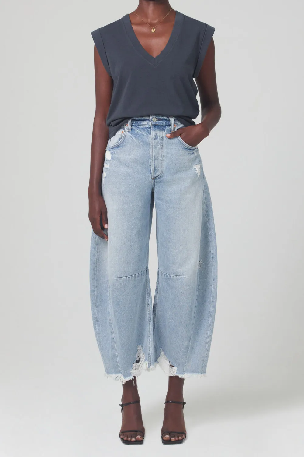 Horseshoe Jean Body Fit Ready Durable Minimalist Style Party Look