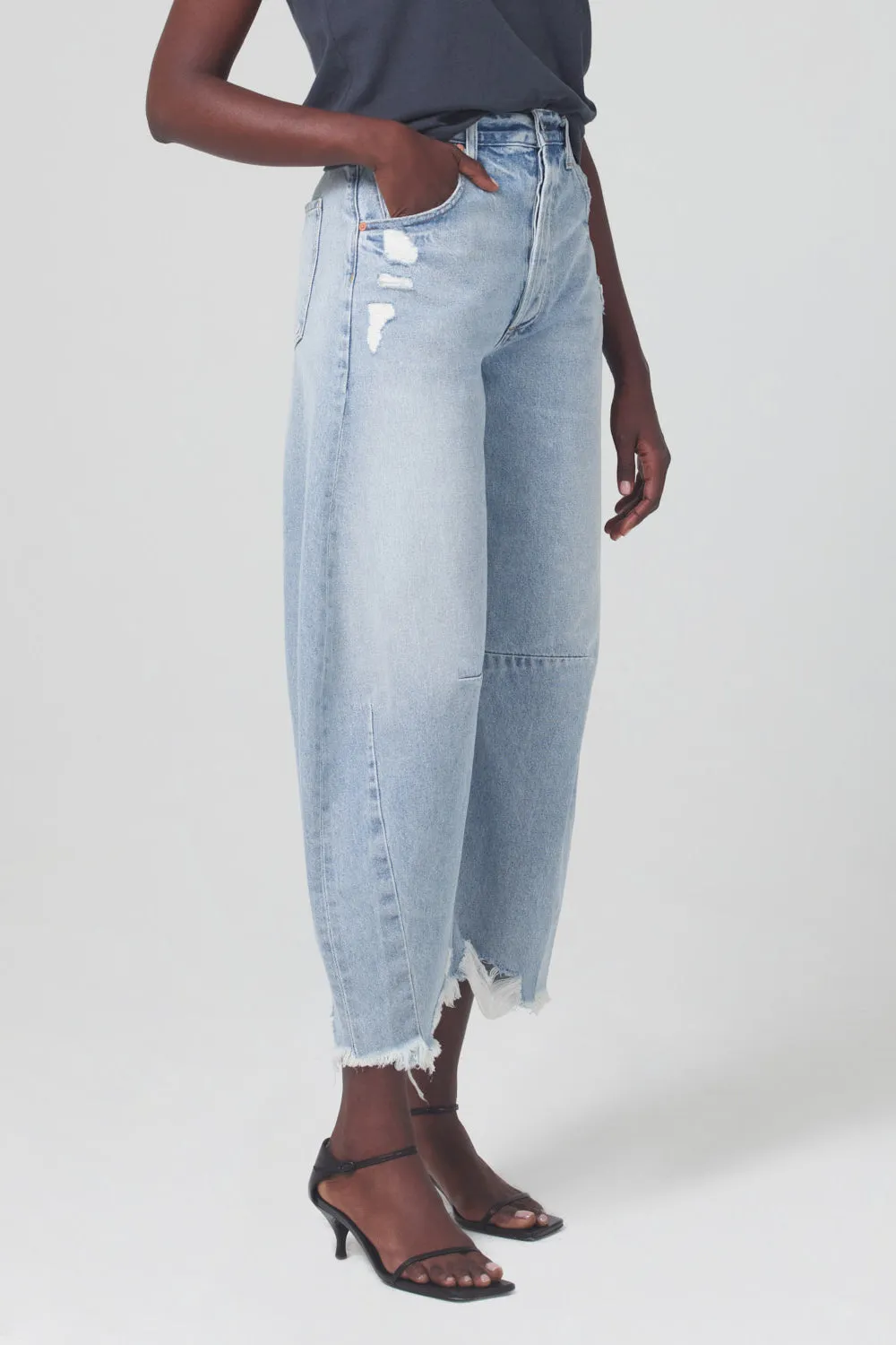 Easy Movement Horseshoe Jean