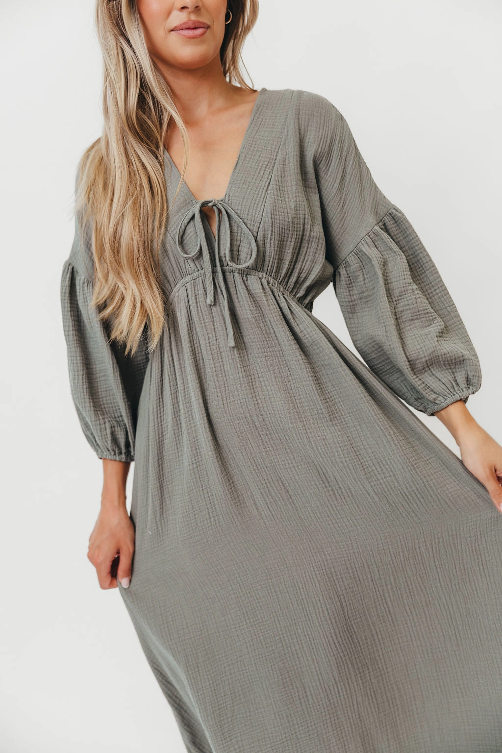Neutral Aesthetic Hunter 100% Cotton Gauze Midi Dress in Dry Sage