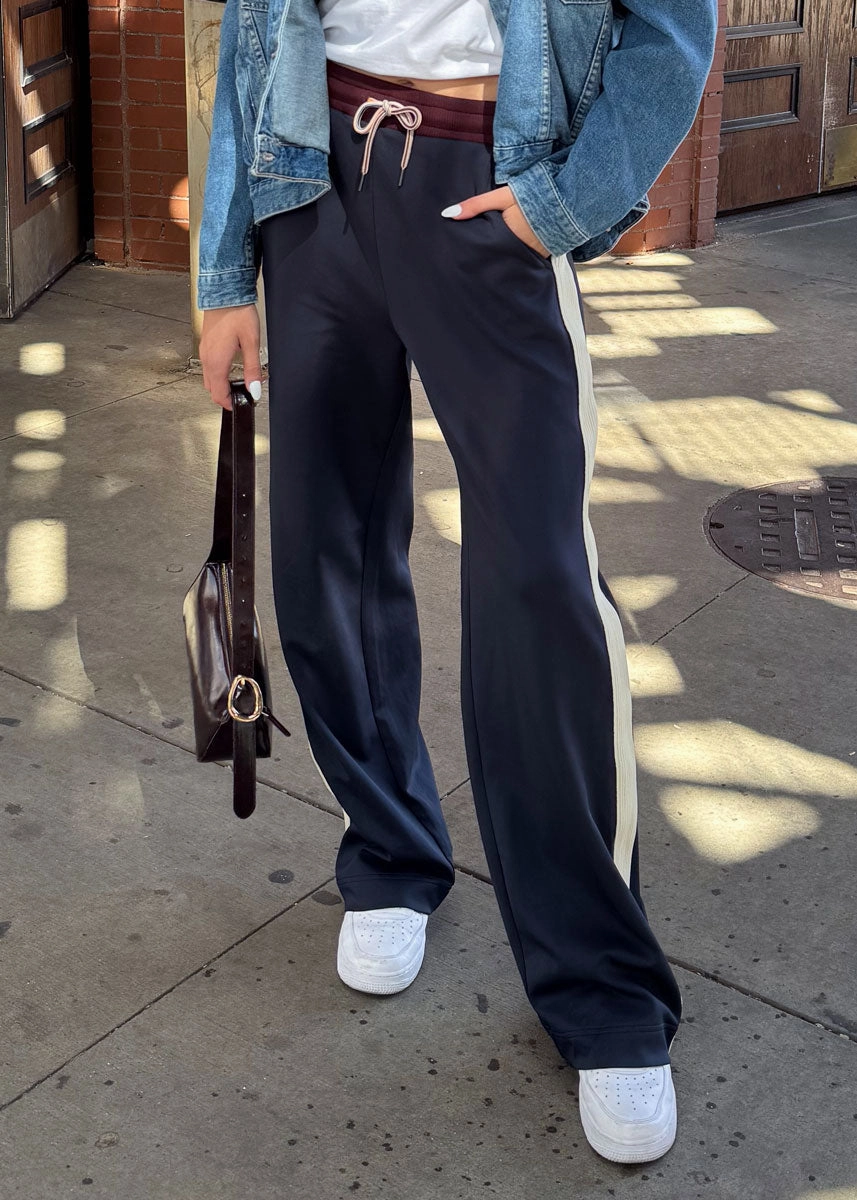 Quick Movement Wear Daisy Pant - Midnight