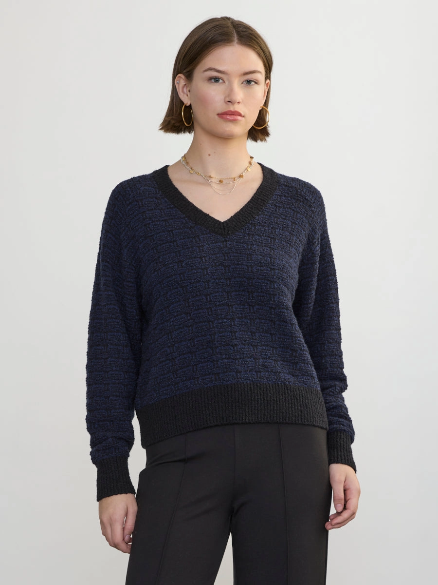 Low Profile Waistband Integration All Purpose Casual Cut JACQUARD VEE