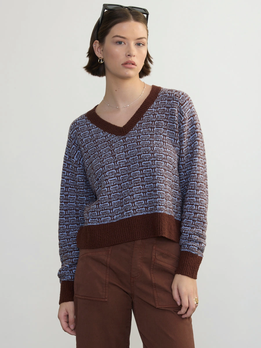 JACQUARD VEE CompressionSupportWeave Flatlock stitching