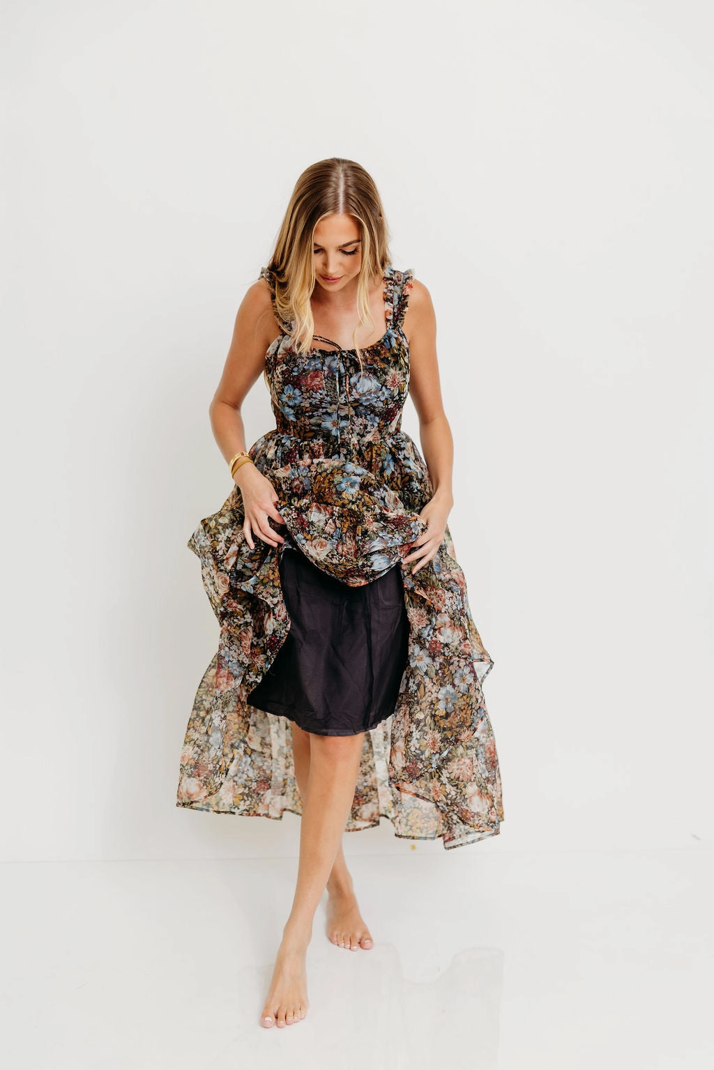 Jiana Maxi Dress in Black Comfy Shape