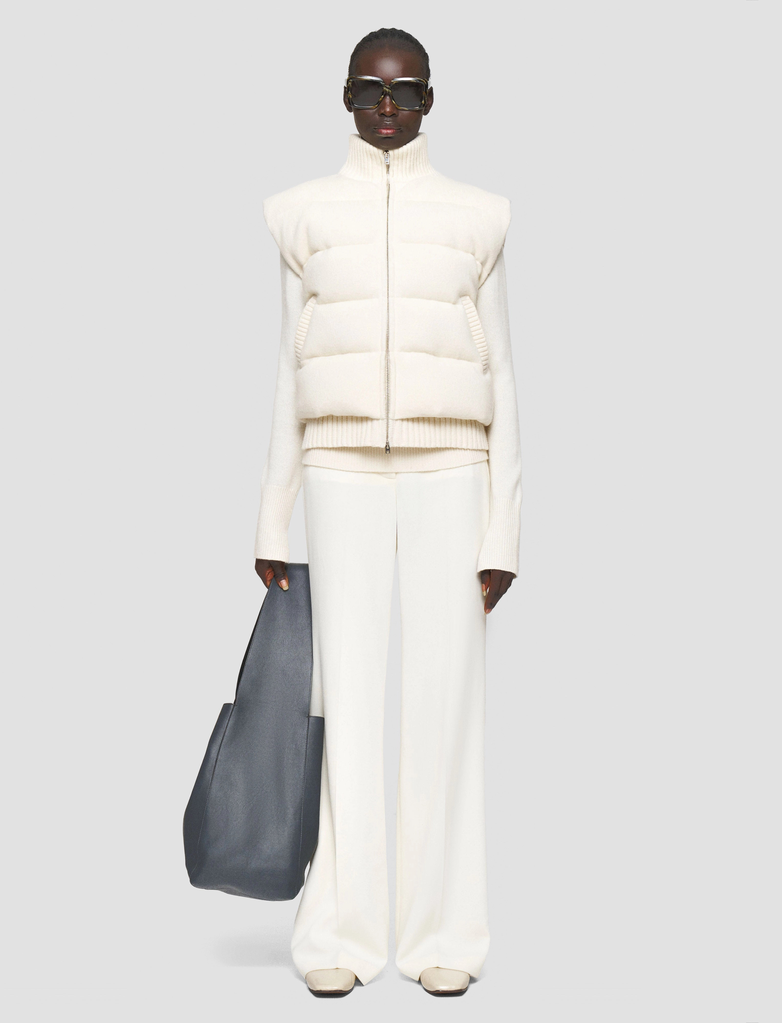 Knitted Down Puffer Gilet library suitable for performance costumes