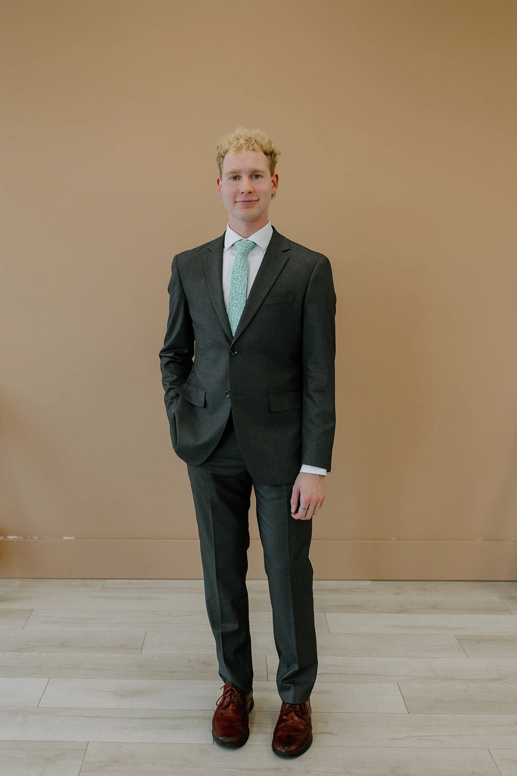 Layer-Friendly Legacy Suit Pant Charcoal