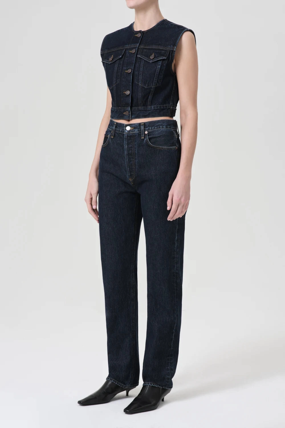 Leo Vest Non Restrictive Cut Warm Coverage