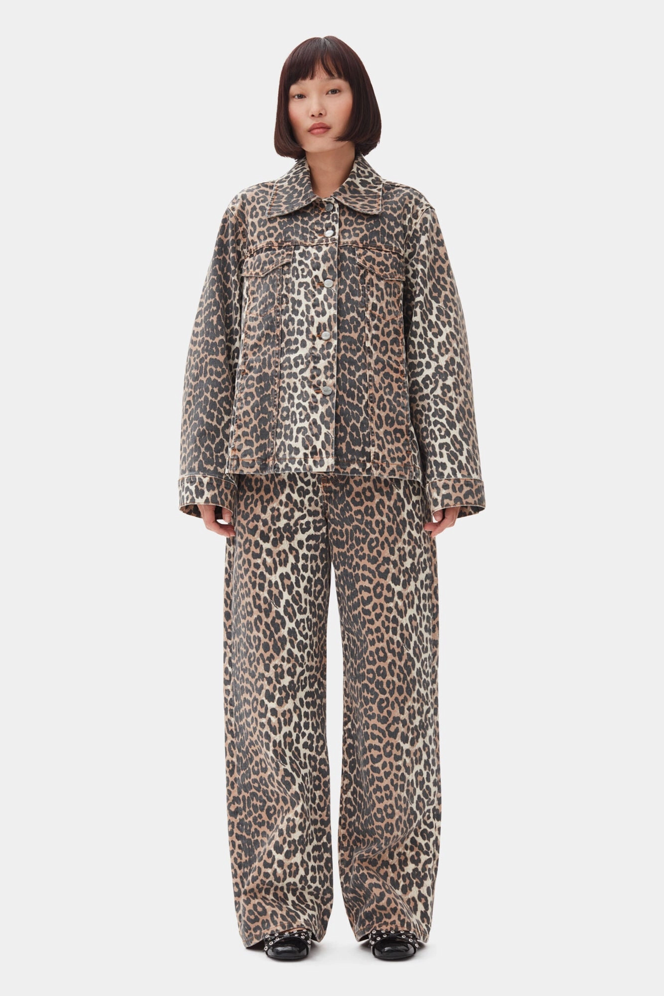 Practical Comfort Leopard Printed Denim Jacket