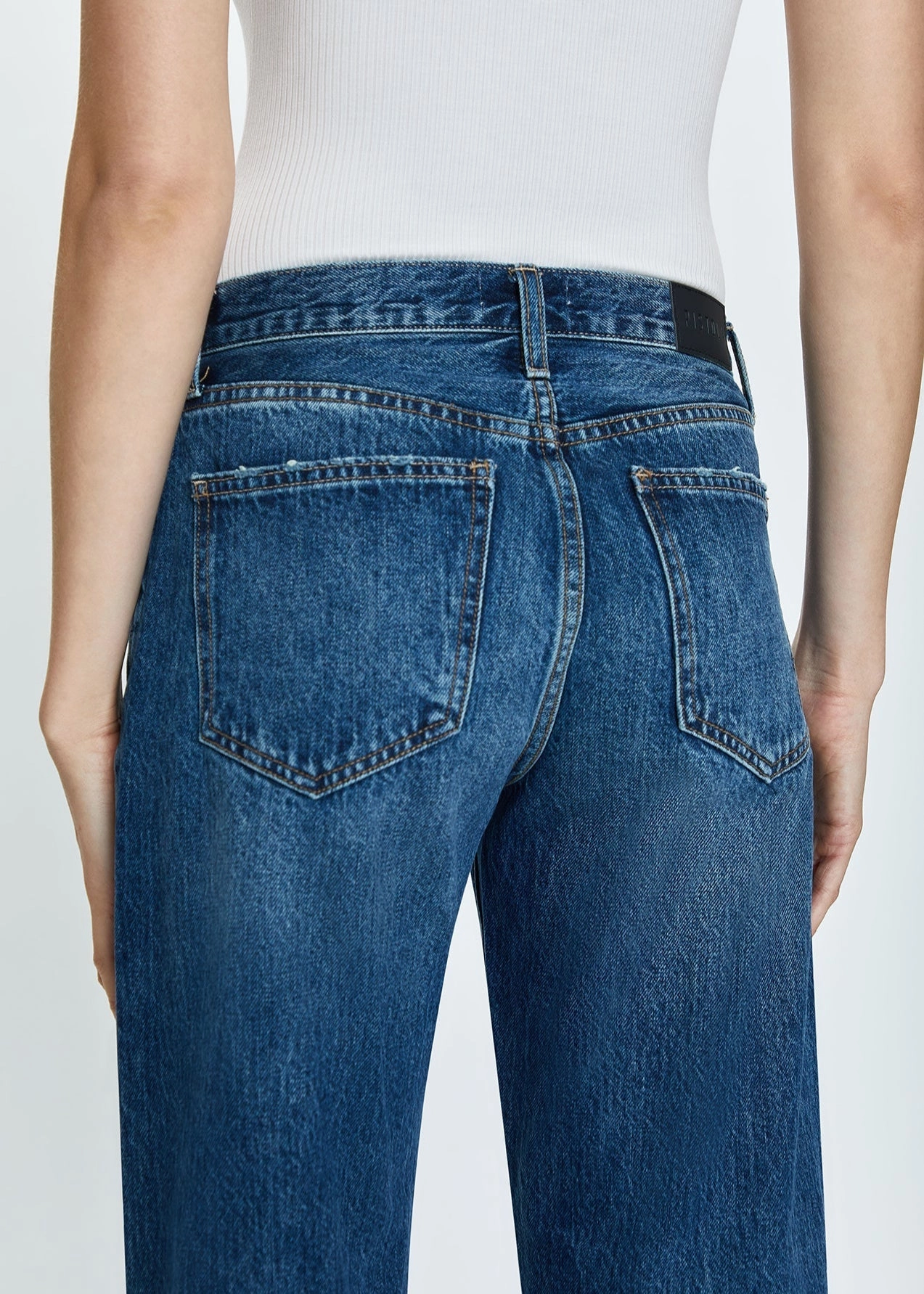 Lexi Mid Rise Bowed Straight - Artisan Easy Pack