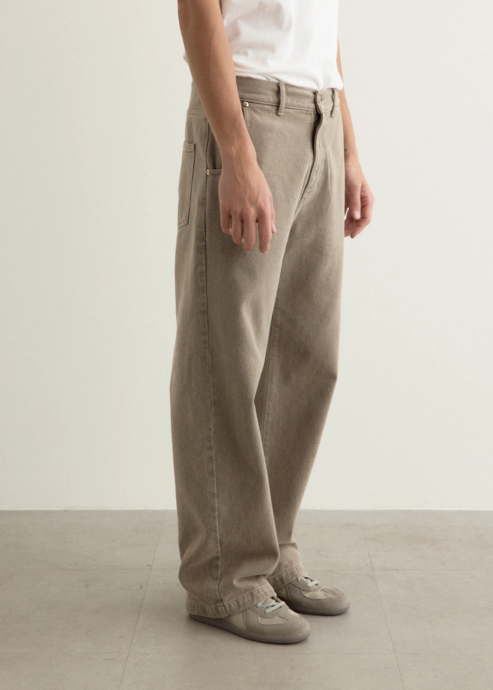 Neutral Style Outfit Ease Straight Cut Jeans