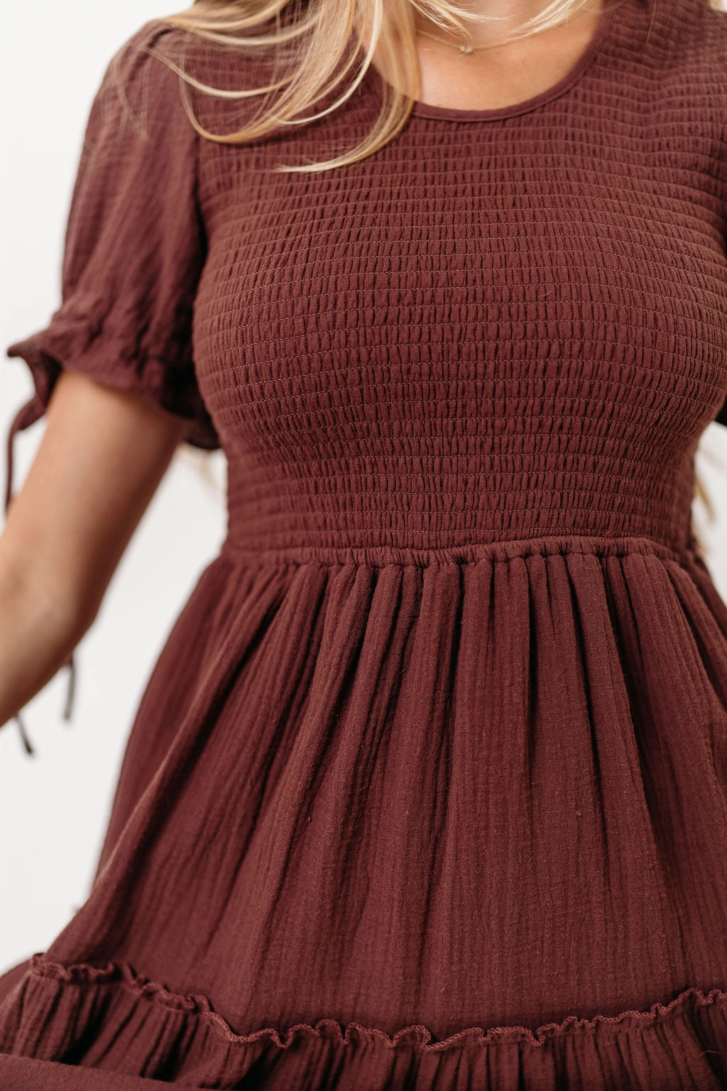 Slim Silhouette Villa Light Trisha Cotton Midi Dress in Saddlewood