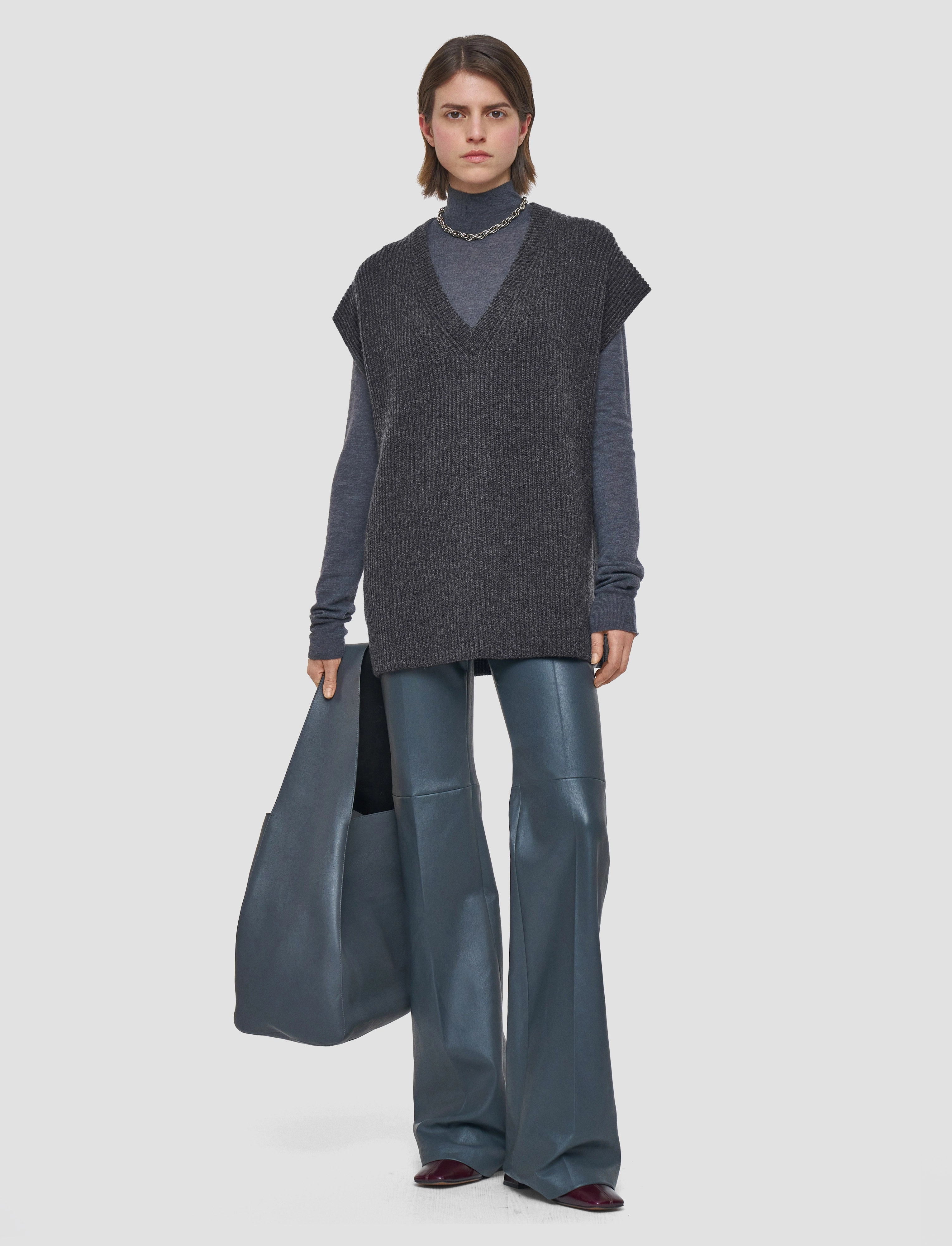 Easy Silhouette Ventilation Panel Design Light Cardigan Stitch Vest