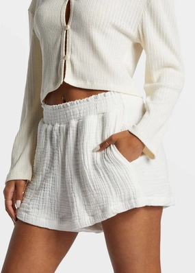 In The Waves Short - Salt Crystal SeamlessConstruction