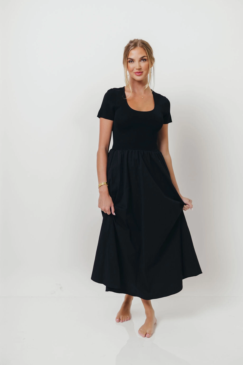 Lightweight warm-weather dress Social Ease Lynette Maxi Dress in Black
