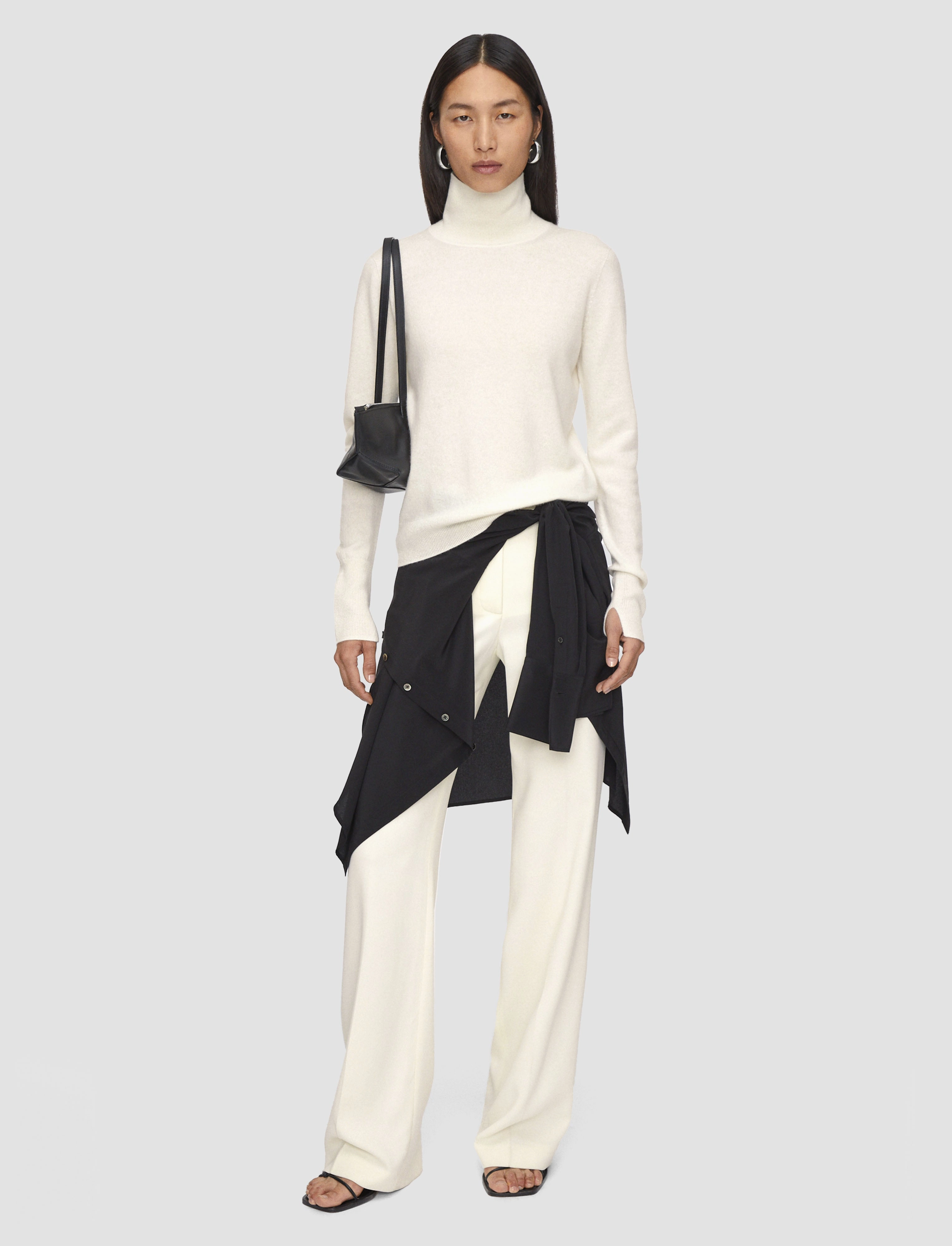 Cold Look City Outfit Light Pure Cashmere High Neck Jumper