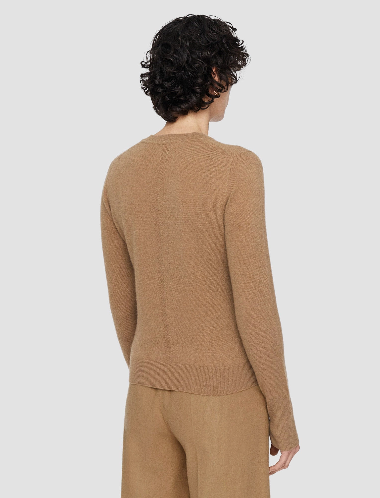 Light Pure Cashmere Round Neck Jumper Cozy Mood Modern Silhouette