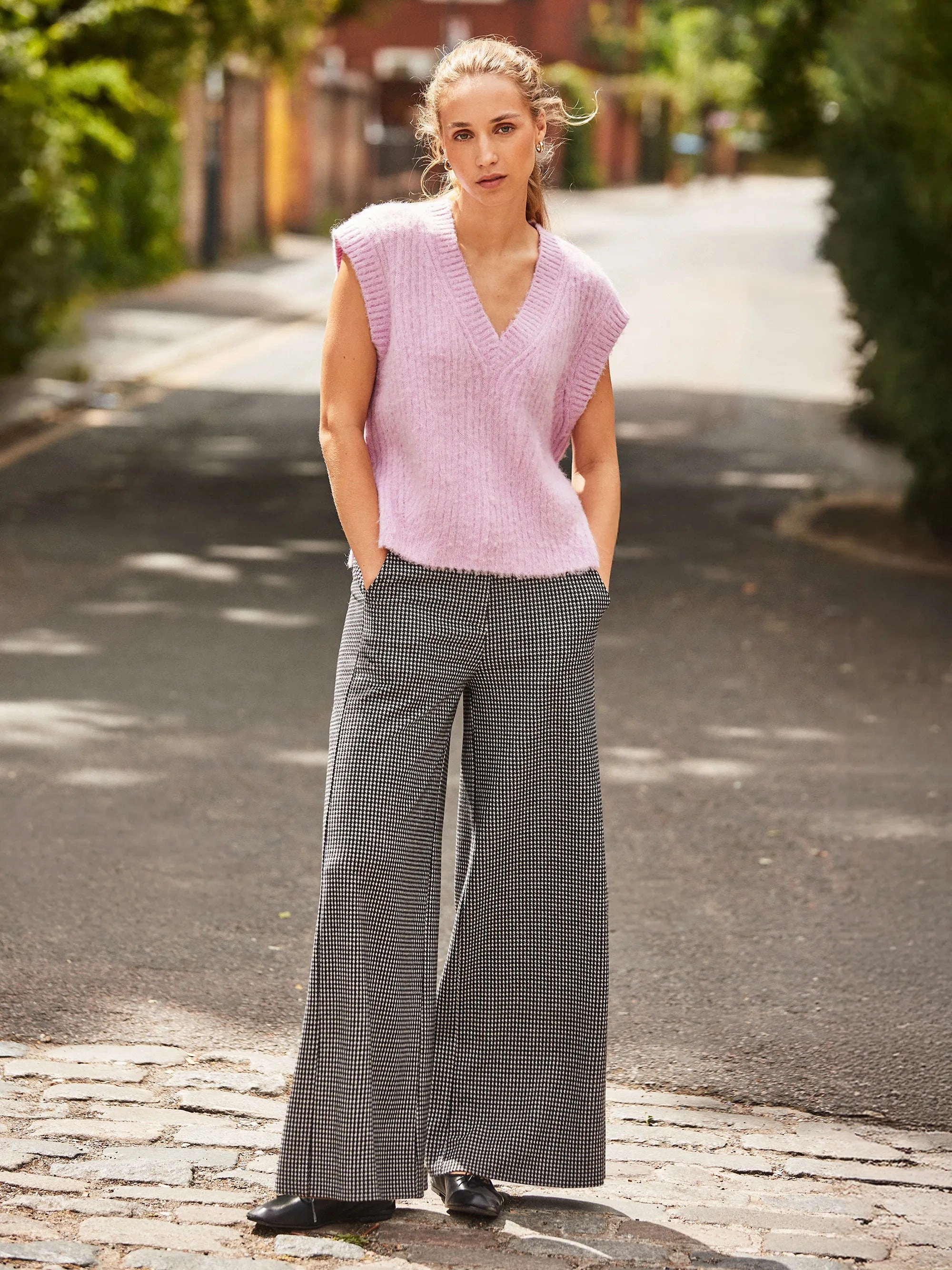 Lilac V-Neck Knit Vest with Wool and Alpaca Thermal Insulation Core