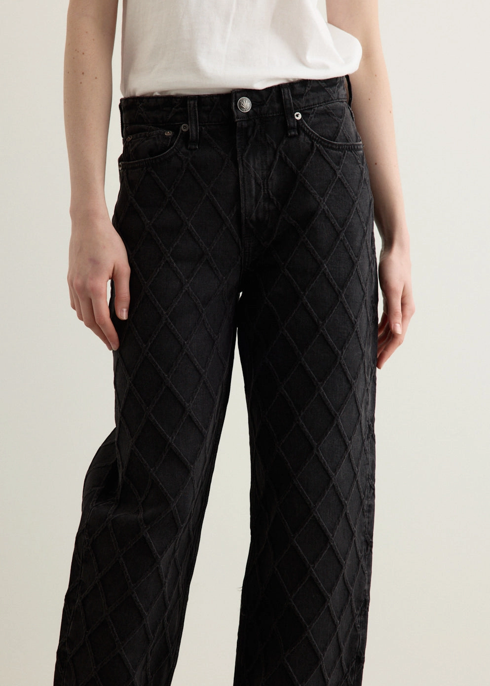 Logan Mid-Rise Wide Leg Jeans Multi Purpose Pockets Relaxed Cut