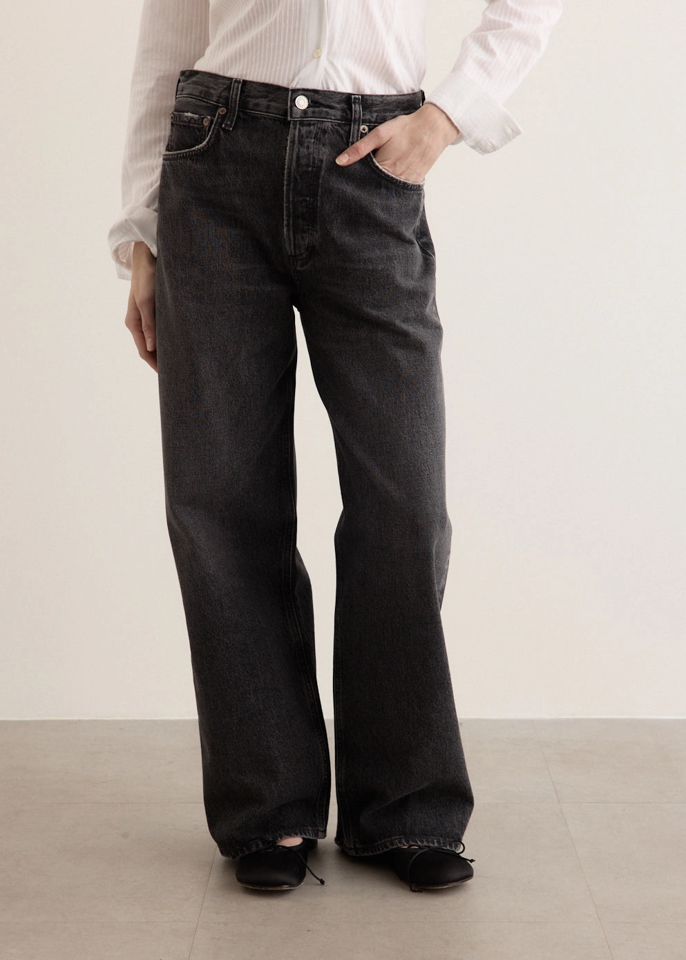 Low Slung Baggy Jeans Selvedge Detailing Style Daily