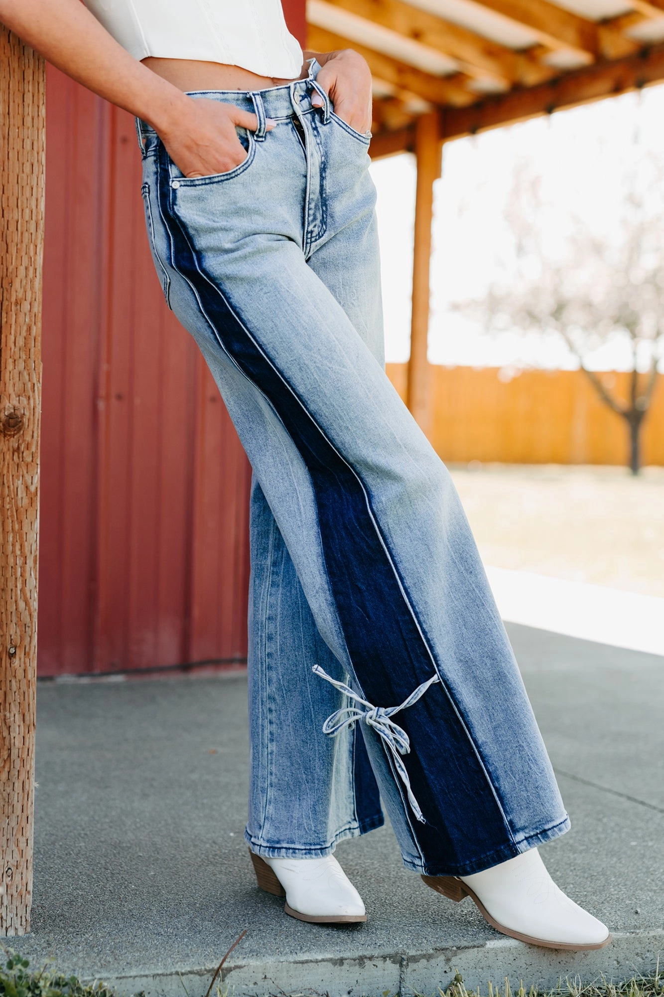 Light Stretch Wes Contrast Side Saige Denim Wide Leg Jeans (Medium Light)