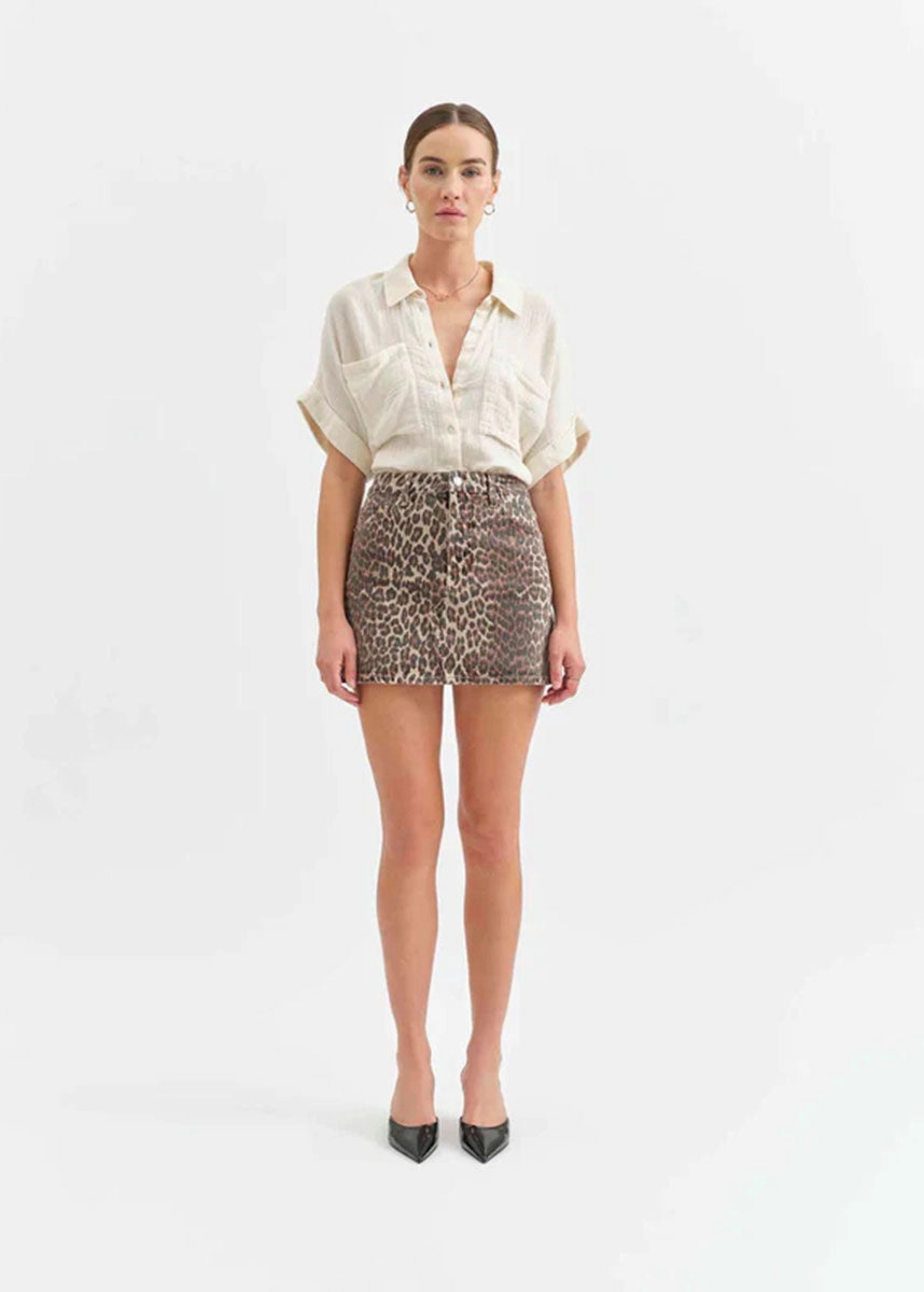 Four Way Stretch Comfy Ease Malibu Mid-Rise Mini Skirt - Cool Cat