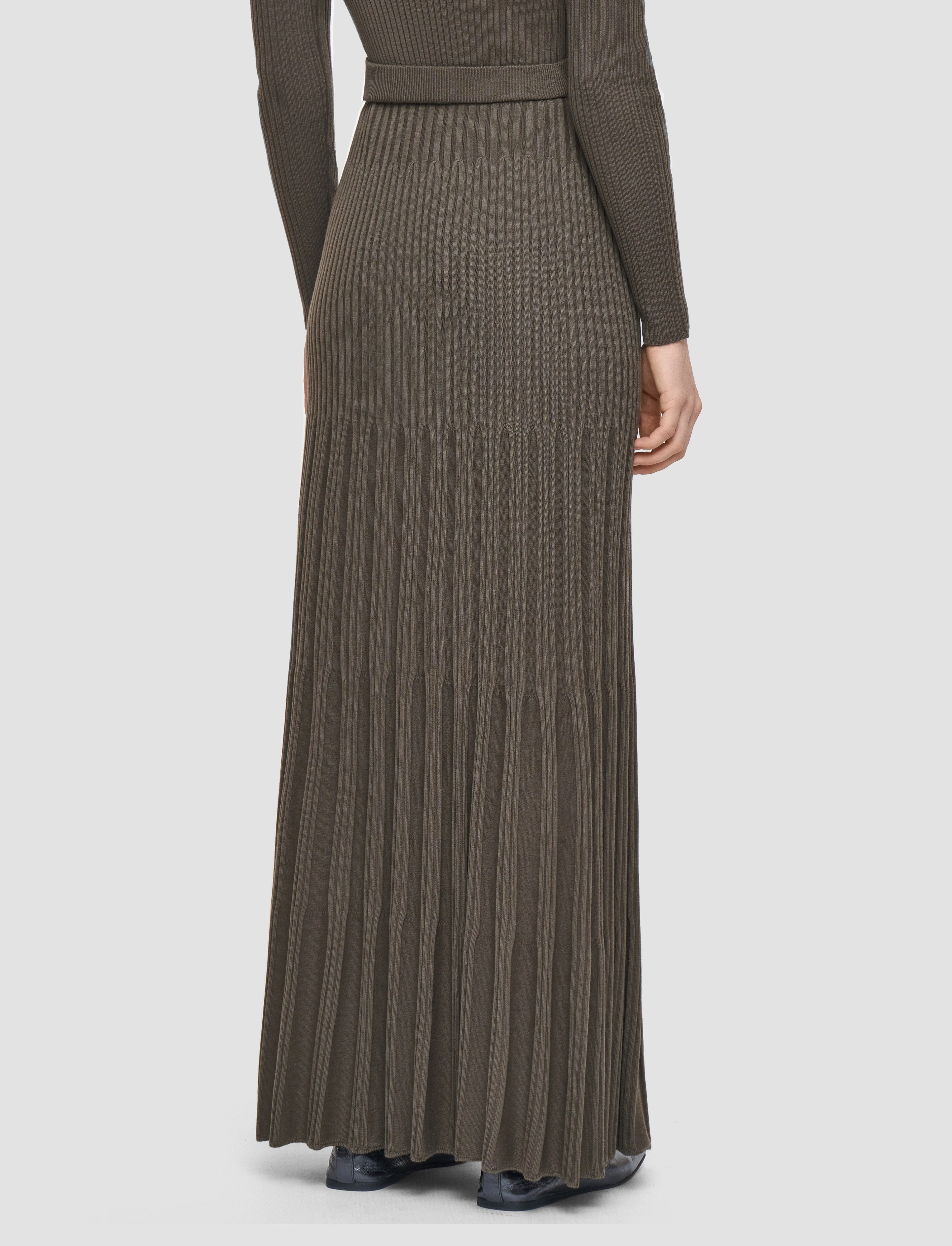 Cable Stitch Hypoallergenic Fiber Blend Merino Rib Knit Skirt