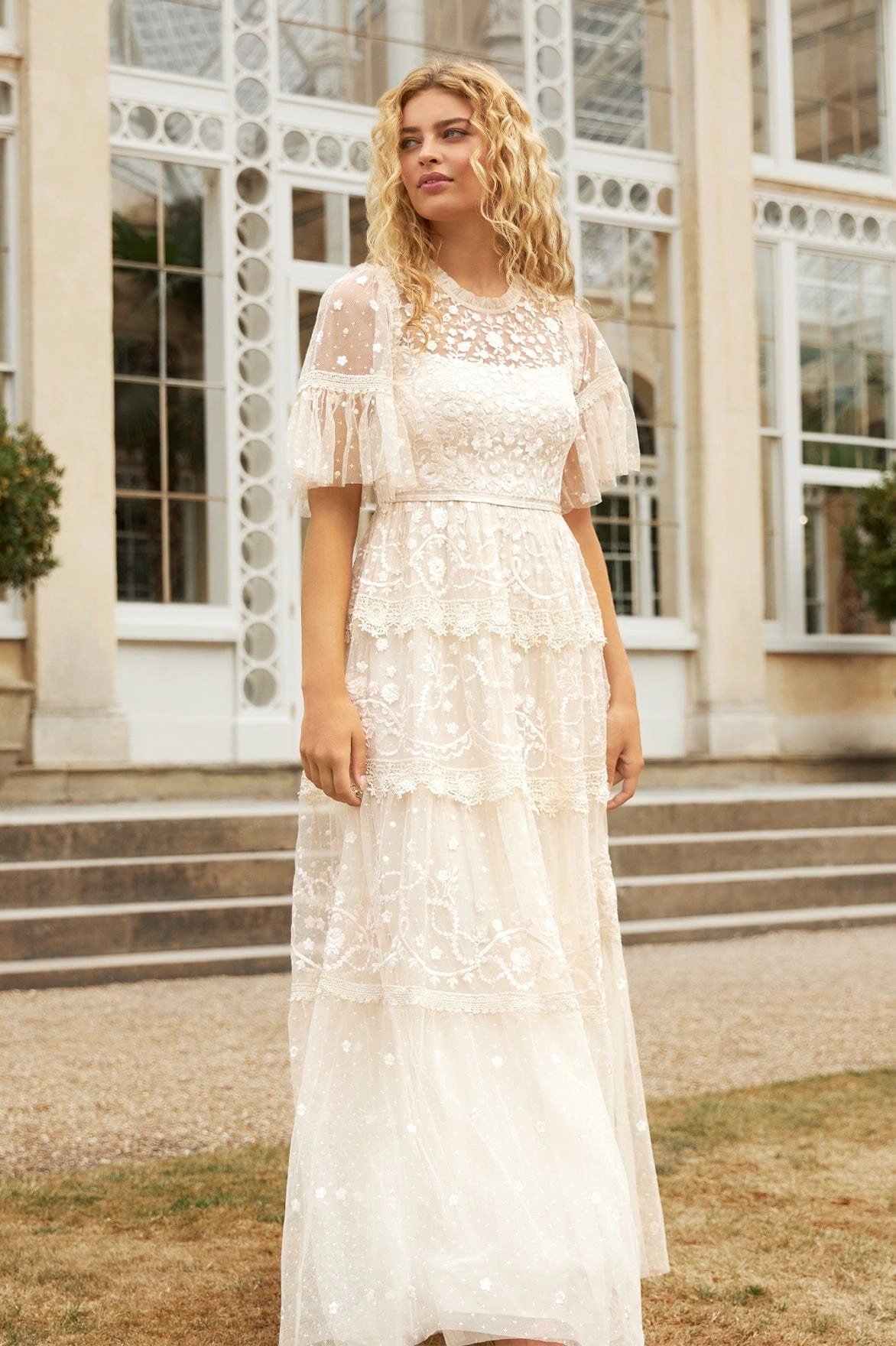 Unisex Option Style Ease Midsummer Lace Round Neck Gown