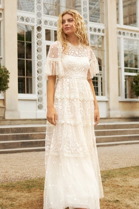 Unisex Option Style Ease Midsummer Lace Round Neck Gown