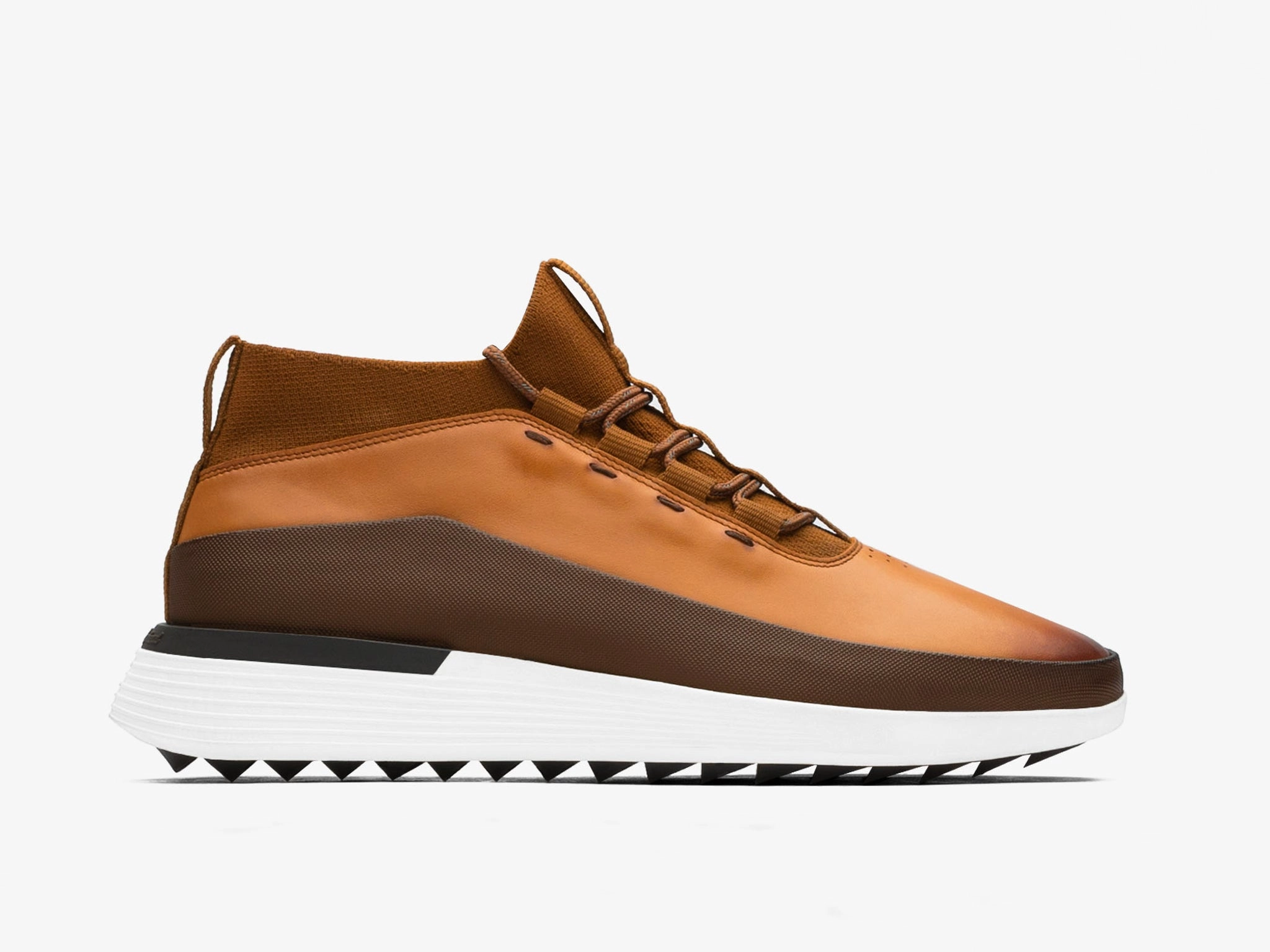 Shock Diffusing Heel Clean Finish Crossover Mid WTZ