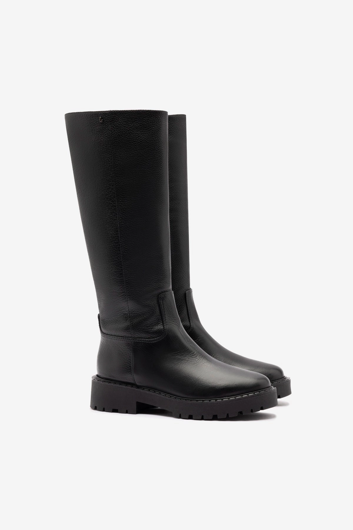 All-Terrain Use Anne Lugsole Boot In Black Leather