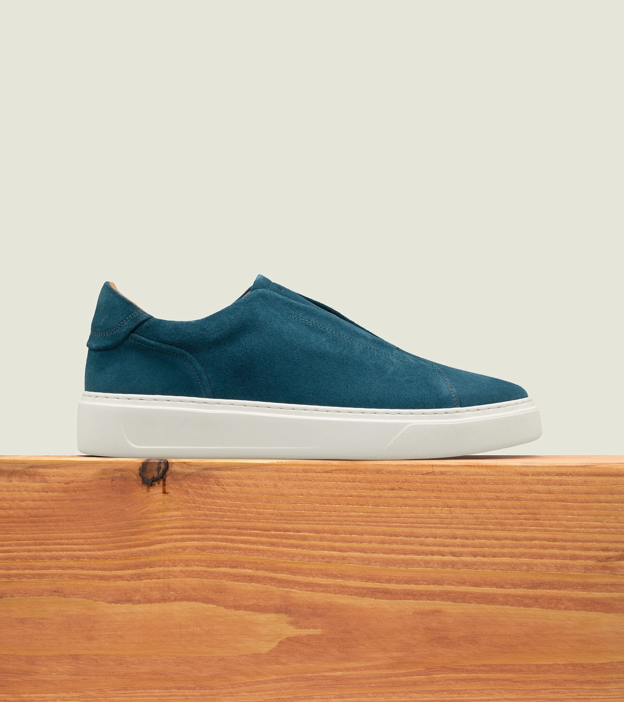 OrthoticFriendly Sophisticated Comfort Moon