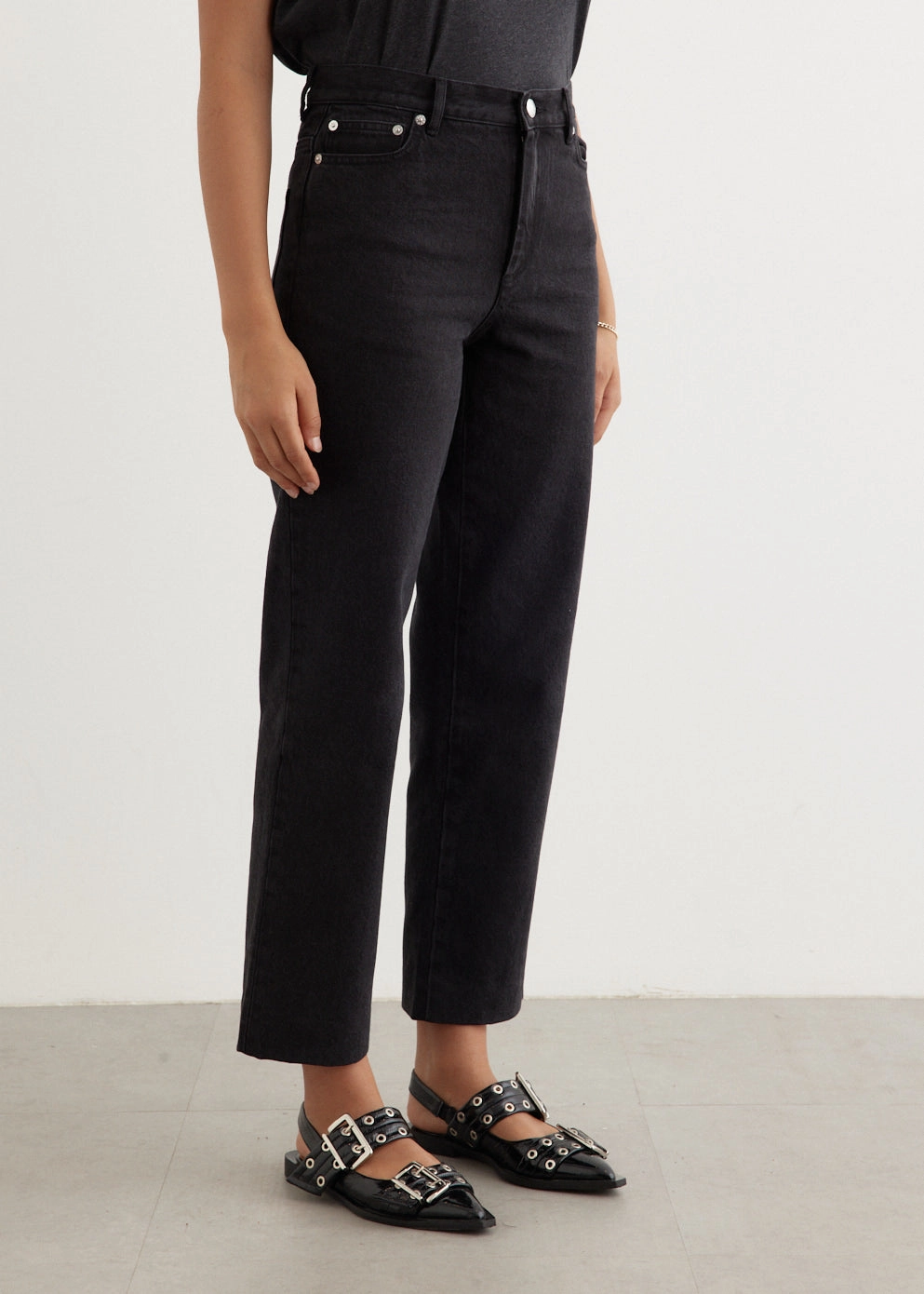 Street Fashion Trend Setter Holiday Vibes Closet Staple New Sailor Jeans