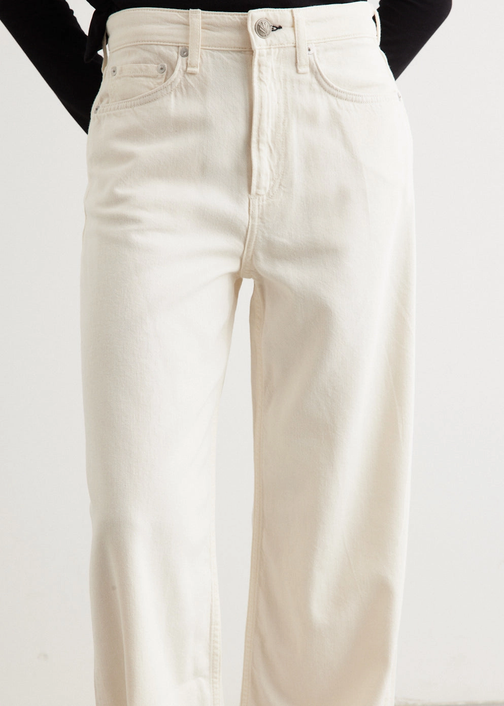 Minimalist Traveler Gear Bold Look Simple Attire Featherweight Logan Wide Leg Jeans