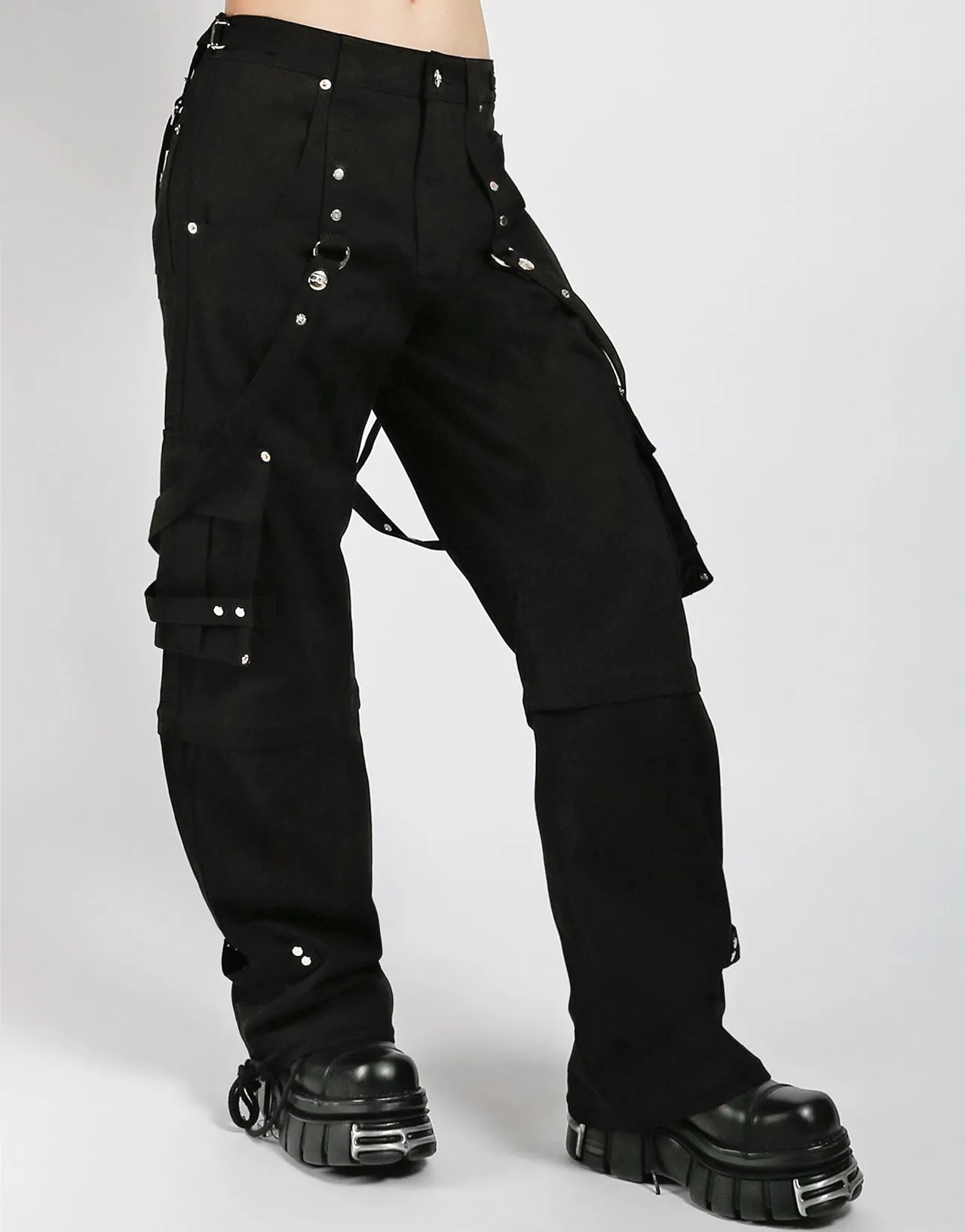 ZIP OFF CRUSH CARGO PANT Sleek lines