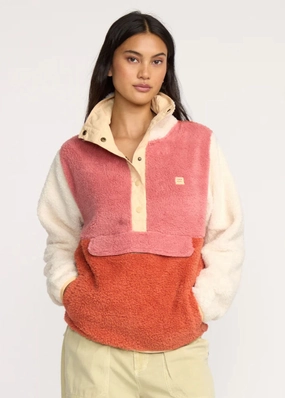 Switchback Fleece Pullover - Kiss The Earth Flexible Fit Cool Season