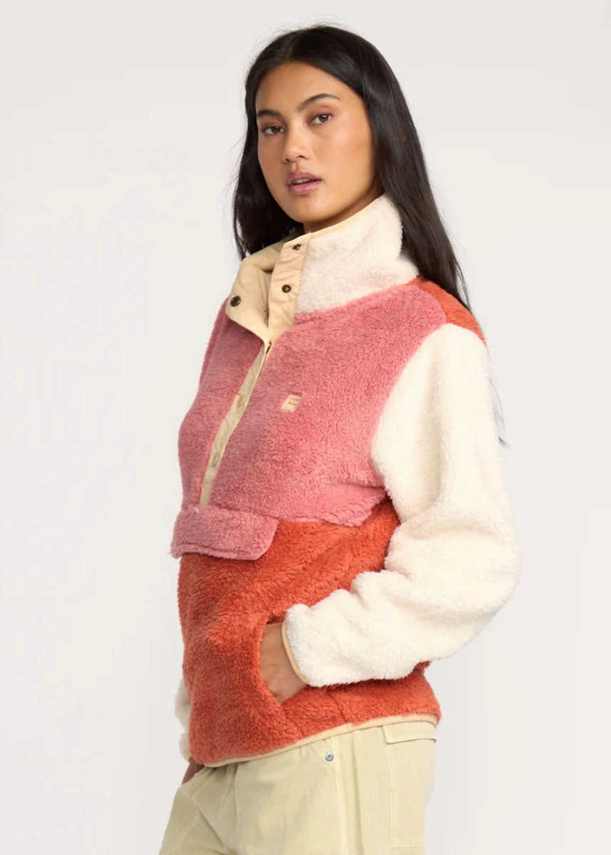 Wind Stop Waterproof Stitch Details Switchback Fleece Pullover - Kiss The Earth