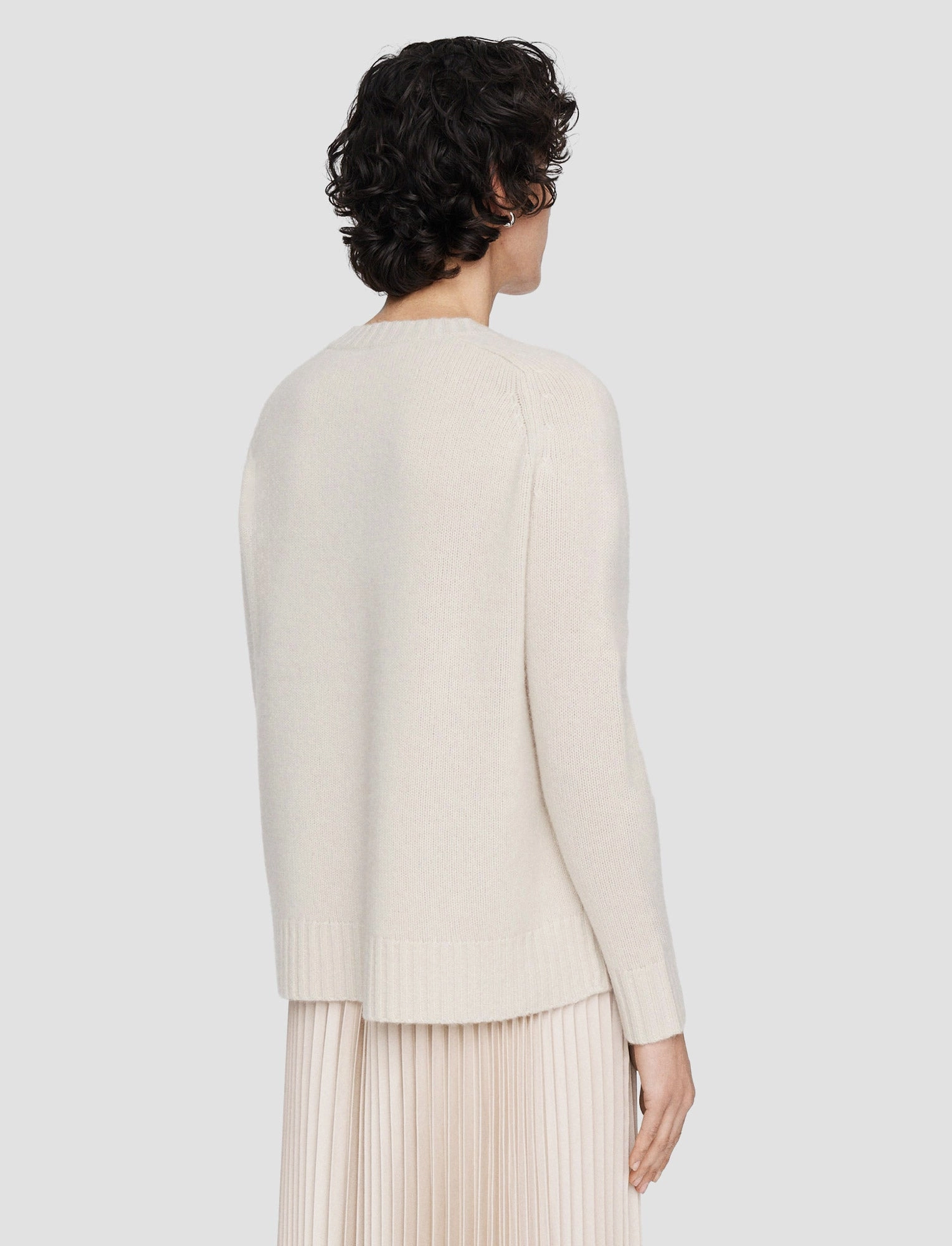 Non Chafing Fabric Open Cashmere V Neck Jumper